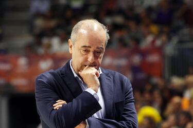 El Barça aniquila al Tenerife y espera al Real Madrid en la final