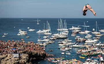 Uno de los saltos que le llevó a la victoria en Italia.