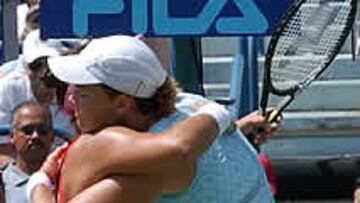 <b>RETIRADA FORZOSA.</b> Lindsay Davenport ha sufrido una lesión en un pie y ha tenido que abandonar, por lo que el título ha ido a parar a manos de Jennifer Capriati.