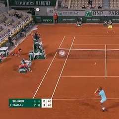 Sinner osó jugar de tú a tú a Nadal en su jardín: Rafa le hizo el mejor punto del torneo como lección