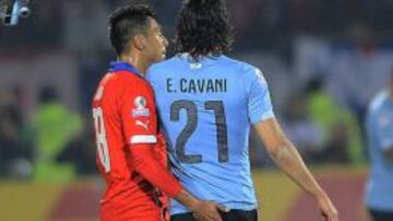 Foto de la acci&oacute;n de Jara con Cavani