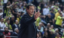Ataman: “10.000 maleducados del Fenerbahçe insultaron a mi madre de 87 años”