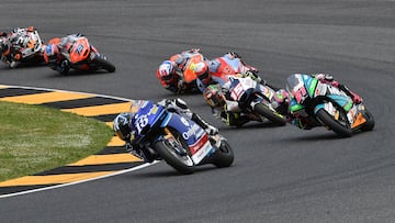 Roberts tirando del grupo en Moto2.