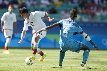 'Ponchito' González fue uno de los pocos jugadores que formó parte de los campeones del mundo sub-17 en 2011 y logró hacerse de un lugar para ir a J.J.O.O. El volante tuvo con regularidad con Atlas y fichó con Rayados de Monterrey. 