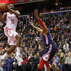 Los Wizards sobreviven al festival de Harden (54+8+13)