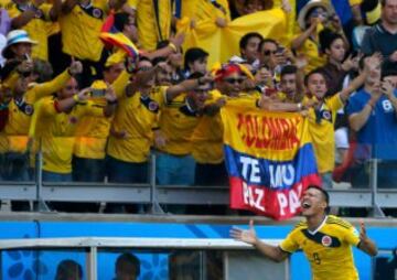 La Selección goleó a los europeos con goles de Pablo Armero, Teo Gutiérrez y James Rodríguez.