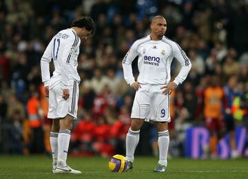 Se fue en el mercado de invierno de 2007. Sus constantes lesiones lastaron su ¨²ltimo a?o blanco y en el Madrid ya estaba Ruud Van Nistelrooy que ejerc¨ªa el papel de goleador que tuvo el brasile?o.
