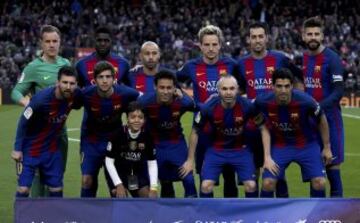El once inicial del Barcelona. 