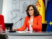 (i-d) La Ministra de Inclusión, Seguridad Social y Migraciones y portavoz del Gobierno, Elma Saiz, y la ministra de Sanidad, Mónica García, durante una rueda de prensa tras la reunión del Consejo de Ministros, a 10 de febrero de 2026, en Madrid (España).
El Consejo de Ministros aprueba este martes una nueva Estrategia de Desarrollo Sostenible con 100 metas a cumplir en el año 2030 entre las que se incluyen la aprobación de una prestación universal por crianza para el 100% de las familias con hijos. La iniciativa ha sido aprobada a propuesta del Ministerio de Derechos Sociales, Consumo y Agenda 2030.
10 FEBRERO 2026
Gabriel Luengas / Europa Press
10/02/2026