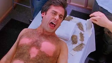 Steve Carell casi pierde un pezón en una escena real de ‘Virgen a los 40’: “Puedes ver la sangre”