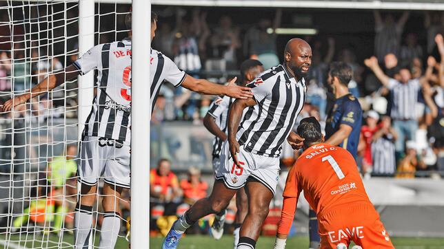 El Castellón rescinde el contrato de Jetro Willems