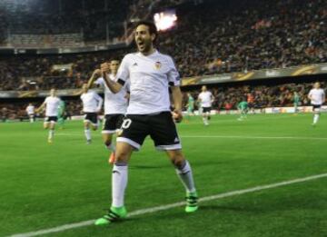 Parejo celebra el 2-0.