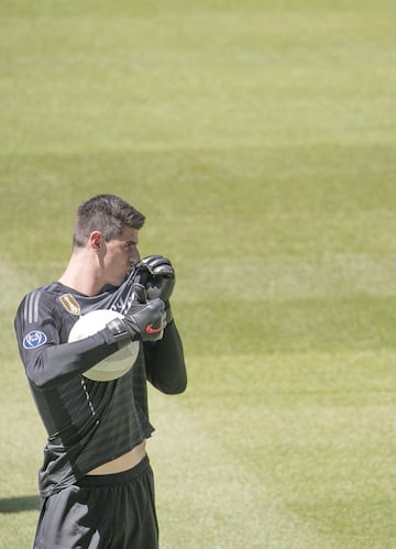 Courtois' presentation at Real Madrid in pictures