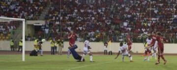 Partido amistoso Guinea Ecuatorial-España. 1-2. Juanfran anota el segundo tanto.