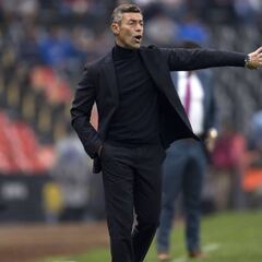 Caixinha se muestra optimista tras derrota contra Chivas