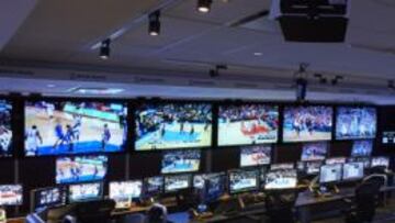 En Secaucus, Nueva Jersey. En el ‘Replay Center’ se puede vigilar cada partido con hasta 15 pantallas.