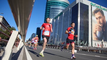 Varias personas participan en la 47ª edición del Zurich Rock 'N' Roll Running Series, a 27 de abril de 2025, en Madrid (España).