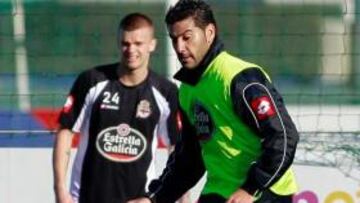 Guardado y Riki se ejercitan y podrían entrar en la lista