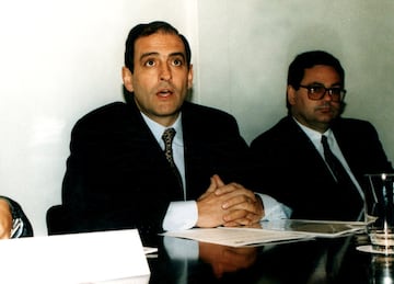 Miguel Ángel Quintana, presidente de la Federación Española de Voleibol entre 1988 y 2000, que también fue vicepresidente ejecutivo de la Internacional (FIVB) de 2005 a 2010, donde desempeñó otros cargos como la presidencia de la Comisión de Voley Playa, falleció el día 27 en Zaragoza a los 75 años. Natural de Vitoria, comenzó su relación con el voleibol en su etapa de jugador, en la que entre 1964 y 1971 militó en Primera División. También tuvo los títulos nacionales de árbitro y entrenador.