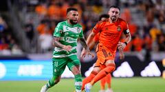 during the game Santos Laguna vs Houston Dynamo, corresponding to the group stage of the Leagues Cup 2023, at Shell Energy Stadium, on July 25, 2023.

&lt;br&gt;&lt;br&gt;

durante el partido Santos Laguna vs Houston Dynamo, correspondiente a la fase de grupos de la Leagues Cup 2023, en el Estadio Shell Energy, el 25 de Julio de 2023.