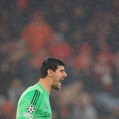 Courtois entierra la maldición