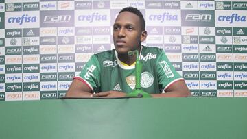 Yerri Mina, en sala de prensa con el Palmeiras.