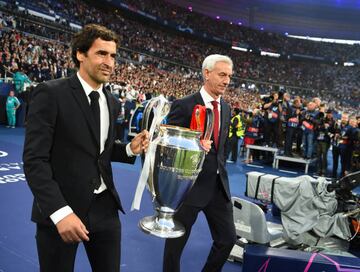 Liverpool y Real Madrid, disputan el título internacional más importante del mundo del fútbol en el Stade de France de París. Los ingleses, con Luis Díaz en cancha desde el arranque, buscan su séptima Champions League. Por otro lado, el Real Madrid, club más ganador del torneo, cuenta con 13 actualmente y, de la mano de Karim Benzema, Modrić y Vinicius Jr, buscan ratificar su condición de favoritos.