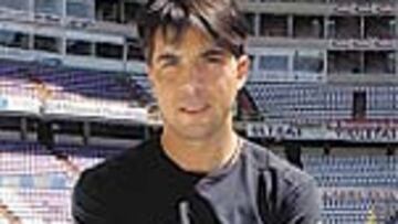 <b>VUELVE A SU CASA.</b> Iñaki, en su presentación.