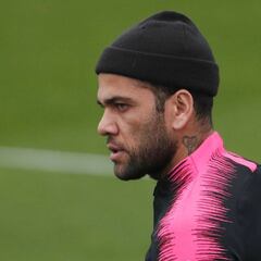 Alves habla de Neymar comparándolo con Cristiano: "Es millonario, famoso y guapo"