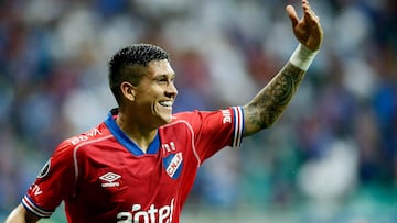 Nacional's Colombian defender #29 Julian Millan celebrates after scoring a goal during the Copa Libertadores group stage football match between Brazil's Bahia and Uruguay's Nacional at the Arena Fonte Nova stadium in Salvador, state of Bahia, Brazil, on May 7, 2025. (Photo by Arisson MARINHO / AFP)