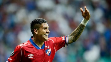 Nacional's Colombian defender #29 Julian Millan celebrates after scoring a goal during the Copa Libertadores group stage football match between Brazil's Bahia and Uruguay's Nacional at the Arena Fonte Nova stadium in Salvador, state of Bahia, Brazil, on May 7, 2025. (Photo by Arisson MARINHO / AFP)