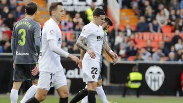 Santi Mina.