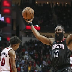 El Harden más MVP salva a los Rockets otra vez: 58 ante Miami
