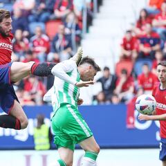 Duele con solo verlo: la acción por la que Moncayola vio la roja directa