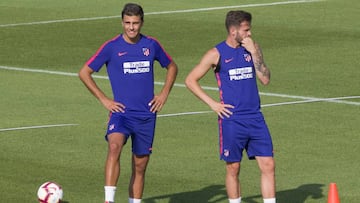 Rodrigo y Sa&uacute;l, dos de las tres piezas del centro del campo del Atl&eacute;tico 2018-19.