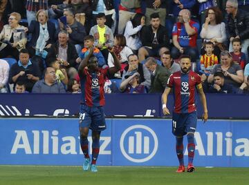 Boateng scores the opening goal for Levante. (1-0)