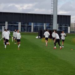 Después de 113 días, Cuadrado vuelve a entrenar con la Juve