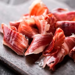 Adiós a llevar comida en la maleta: el país europeo que está sancionando con multas de 5.700 euros si vas con estos alimentos