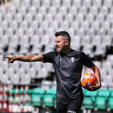 Ania: “Hemos conseguido ser una referencia, levantar la ilusión de la afición y esperamos cerrar la temporada de buena manera”