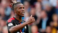 El atacante marfile&ntilde;o del Crystal Palace, Wilfried Zaha, durante un partido.