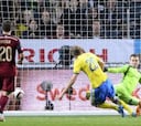 Suecia salva un empate sin Ibra frente a una Rusia superior