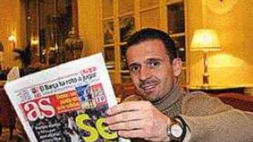 MAYO DEL 98 (AMSTERDAM). Fue su mejor momento. Su gol valió la séptima 32 años después: Valía la pena nacer por ese momento y por ese gol.