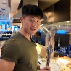 Un tiktoker señala cómo sacar partido de un buffet: “El objetivo no es la comida”