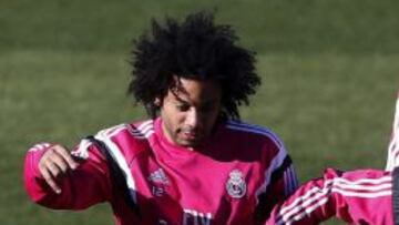 Marcelo estaba en el once pero no llegó a calentar por lesión
