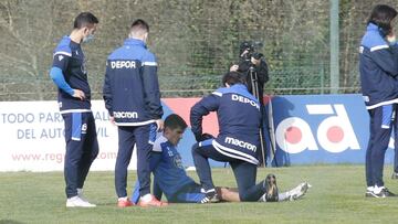 Entrenamiento Deportivo de La Coru&ntilde;a. Villares con el medico