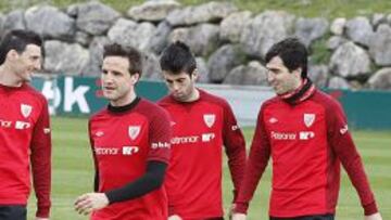 Aduritz, Gurpegui, Iraola en un entrenamiento del Athletic en Lezama.