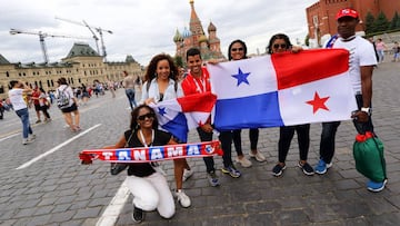 La afici&oacute;n de Panam&aacute; disfruta del d&iacute;a en Mosc&uacute; antes del partido que les medir&aacute; a Inglaterra.