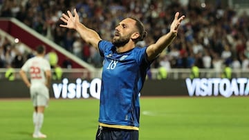 Vedat Muriqi, delantero del Mallorca, celebra un gol con su selección de Kosovo.