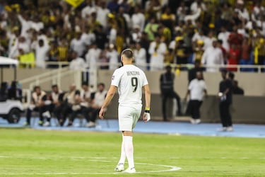 El blanco es un color que nunca se despegará de la piel de Karim Benzema.
