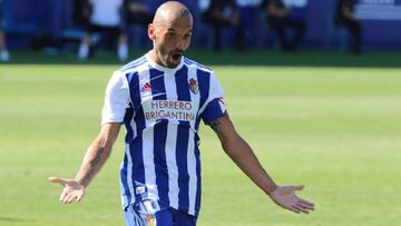 Yuri est&aacute; a un gol de sumar 100 con la Ponferradina.